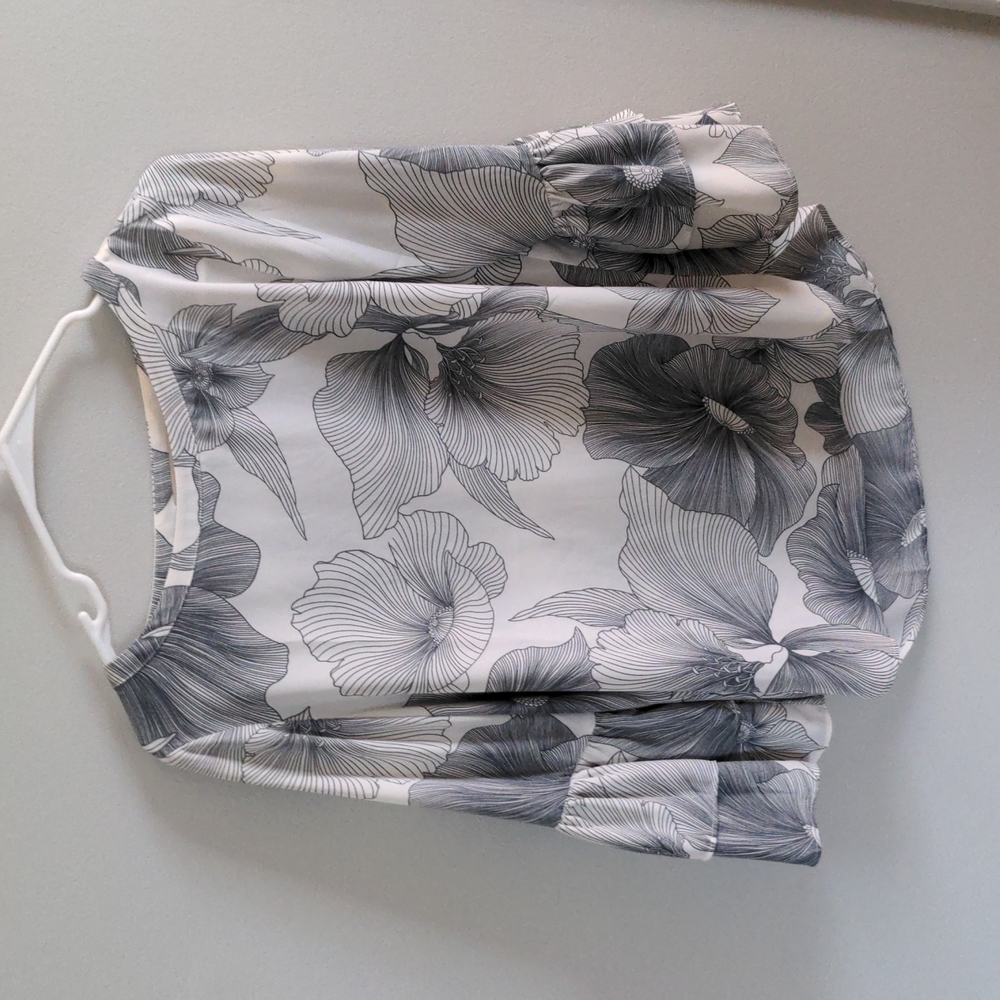 Flutter sleeve shirt